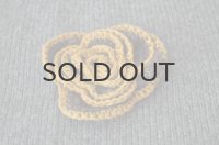 ◆50%off◆チェコ・ハンドメイド手編みニットの花ブローチ/茶×黄