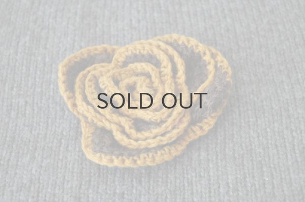 画像1: ◆50%off◆チェコ・ハンドメイド手編みニットの花ブローチ/茶×黄