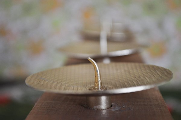 画像4: ドイツ・ヴィンテージ　脚付き木製4連キャンドルスタンド