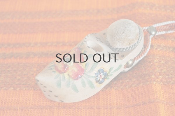 画像2: ◆50%off◆ドイツ・木靴型のミニミニピンクッション/ナチュラル