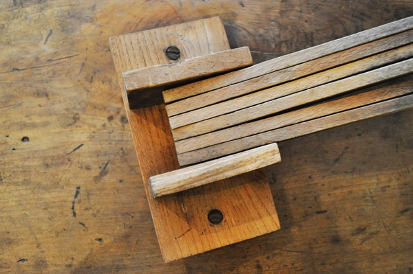 画像3: ドイツ・アンティーク 木製キッチンタオルハンガー6連/無塗装(汚れあり)