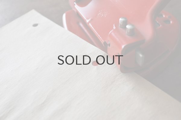 画像5: チェコ・チェコスロバキア時代 ヴィンテージ2つ穴パンチ/赤