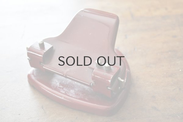 画像1: チェコ・チェコスロバキア時代 ヴィンテージ2つ穴パンチ/ワイン