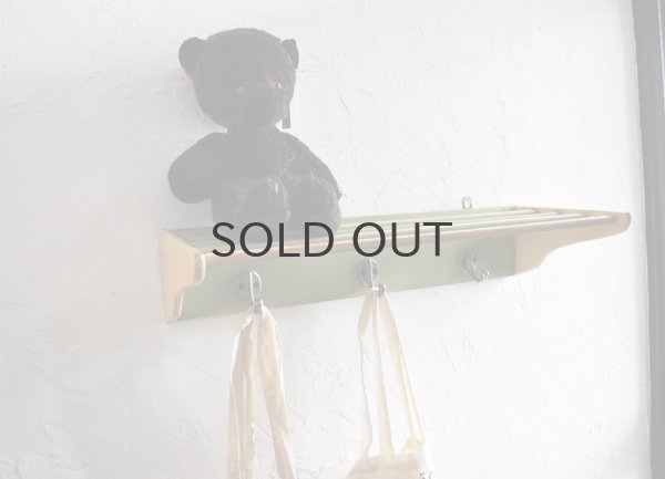 画像3: ドイツ・ヴィンテージ棚付き3連フック/グリーン×アイボリー