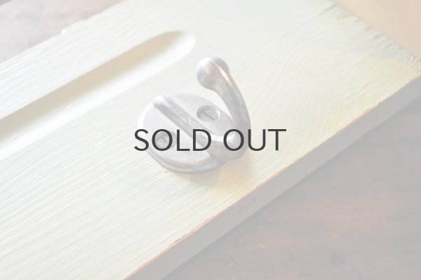 画像6: ドイツ・ヴィンテージ棚付き3連フック/グリーン×アイボリー