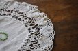 画像5: ドイツ・ヴィンテージ 刺繍のテーブルセンター／楕円／縁レース (5)