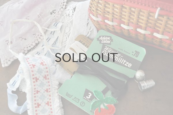 画像6: ドイツ・ヴィンテージ 編みかごソーイングボックススクエア型/赤ライン