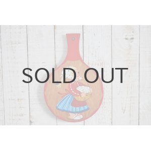 画像: ◆50%off◆ドイツ・ハンドペイントの木製壁掛け飾り/卵を持った少女