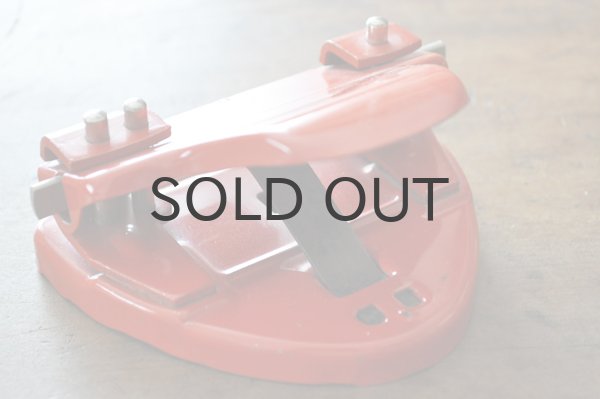 画像2: チェコ・チェコスロバキア時代 ヴィンテージ2つ穴パンチ/赤