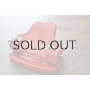 画像: チェコ・チェコスロバキア時代 ヴィンテージ2つ穴パンチ/赤