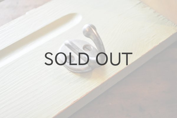 画像6: ドイツ・ヴィンテージ棚付き3連フック/グリーン×アイボリー