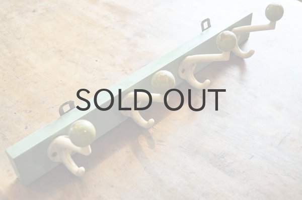 画像2: ドイツ・ヴィンテージ木製4連フック/ミントグリーン