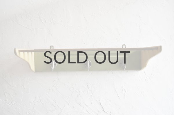 画像2: ドイツ・ヴィンテージ棚付き3連フック/グリーン×アイボリー