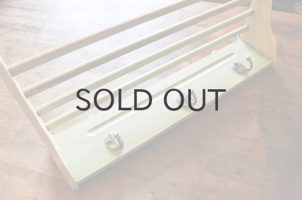 画像4: ドイツ・ヴィンテージ棚付き3連フック/グリーン×アイボリー