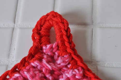 画像: ◆30%off◆ドイツ・手編みの鍋つかみ/ピンク×赤