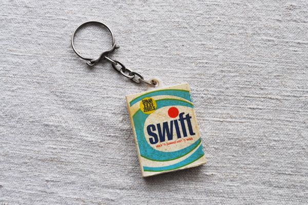 画像1: オランダ・ヴィンテージ ノベルティキーホルダー/Swift